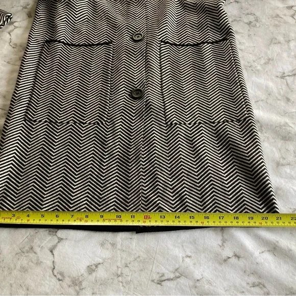 Black and white long sweater jacket - Picture 4 of 7